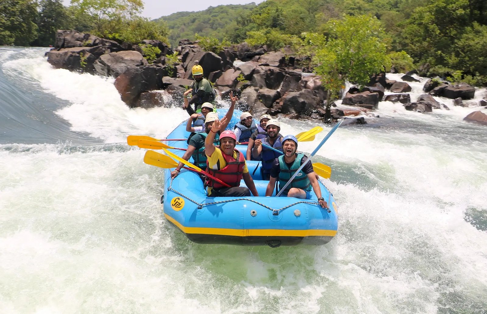 A-Complete-Guide-to-White-Water-Rafting-In-Dandeli_11zon dandeli river rafting